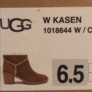 Uggs NWT camel suede